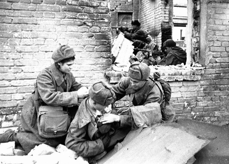 Mujeres sanitarias del Ejército Rojo durante la Segunda Guerra Mundial