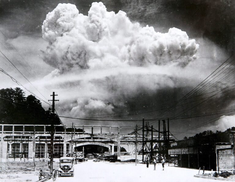 Nube atómica sobre Nagasaki, 9 de agosto de 1945