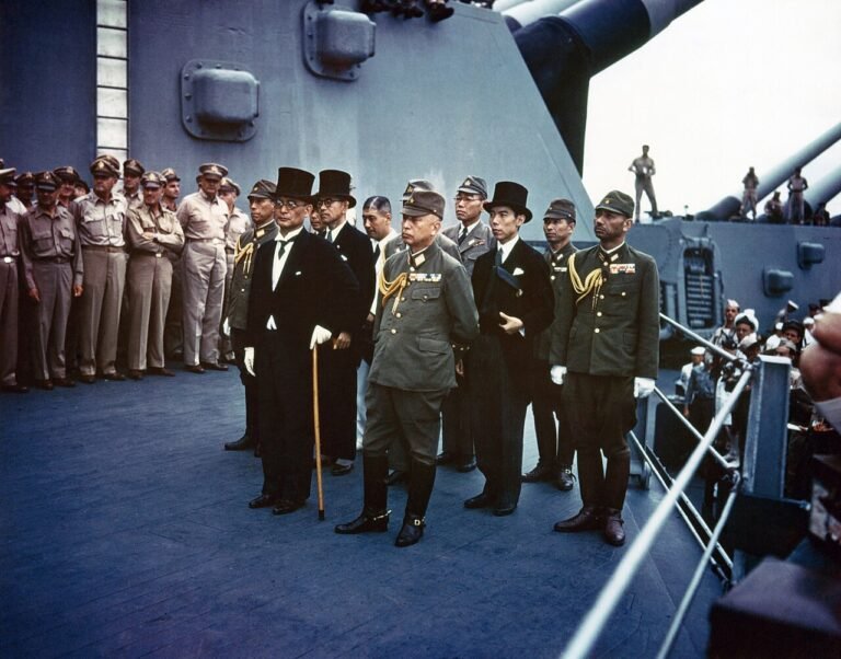 Firma de la rendición de Japón a bordo del USS Missouri, 2 de septiembre de 1945